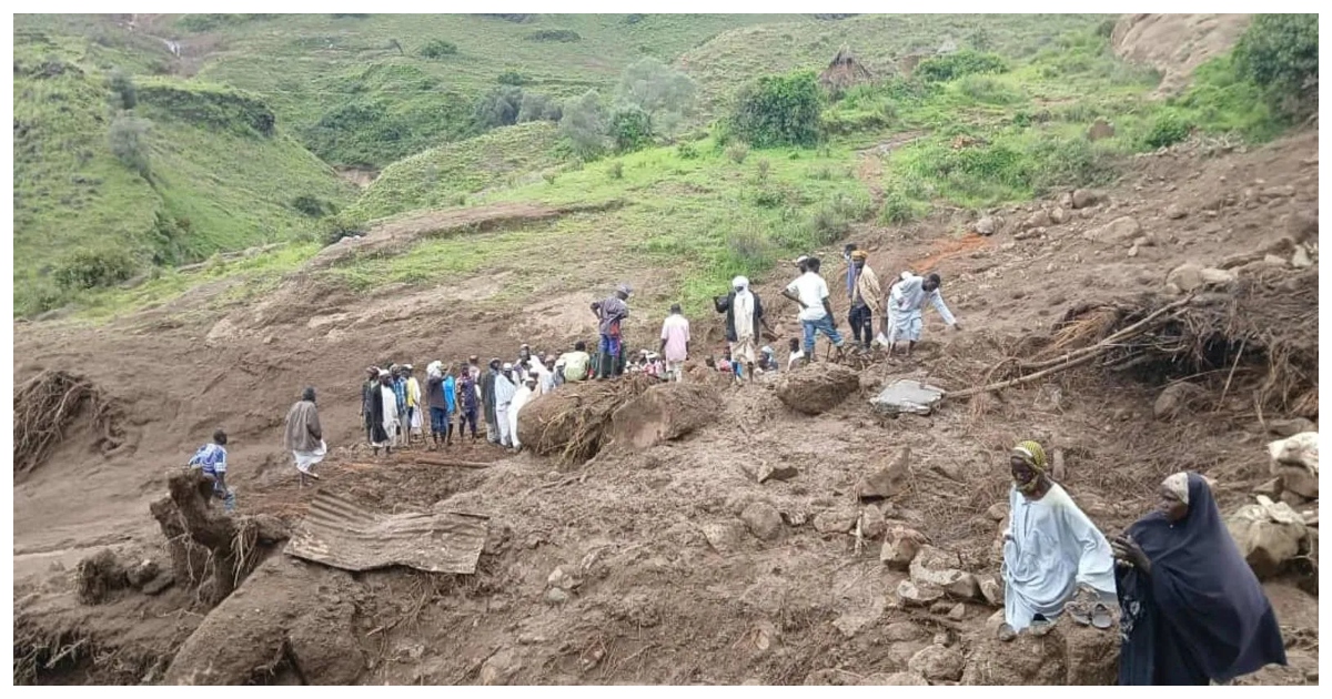 ভূমিধসের ফলে গ্রামটি পুরোপুরি মাটির সঙ্গে মিশে গেছে। ছবি: মেট্রো